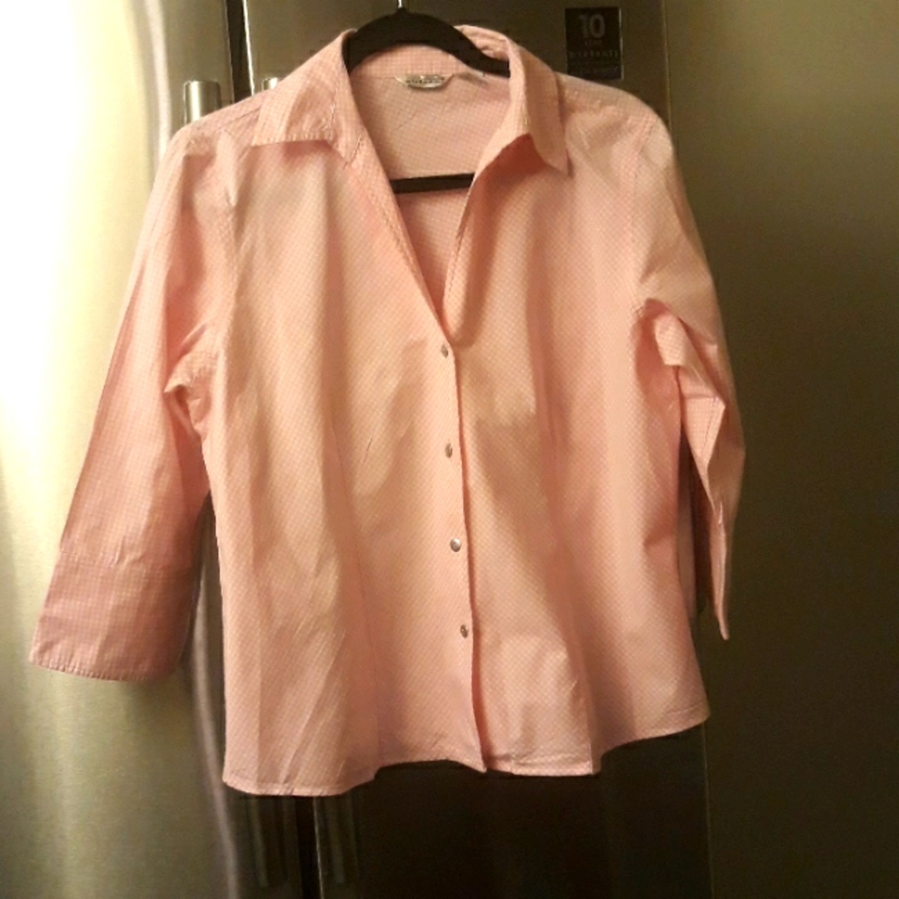 Excellent condition pink and white box design (see photo #2) 3/4 sleeve